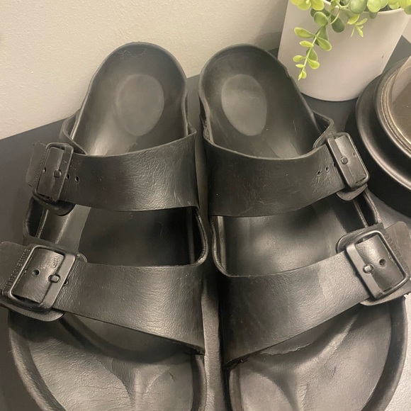 Men's Birkenstock Black Sandals size 11 slip ons - Picture 3 of 8